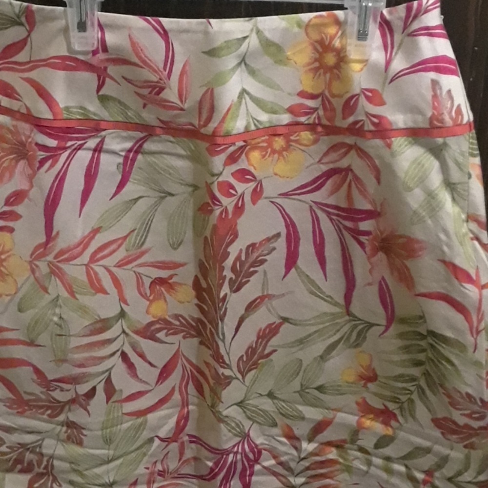 Skirt - Picture 2 of 2